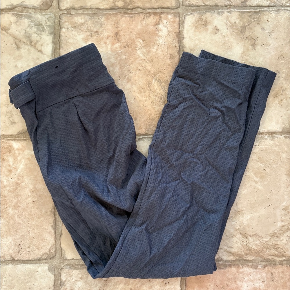 Women’s Grey Textured Capris Pants